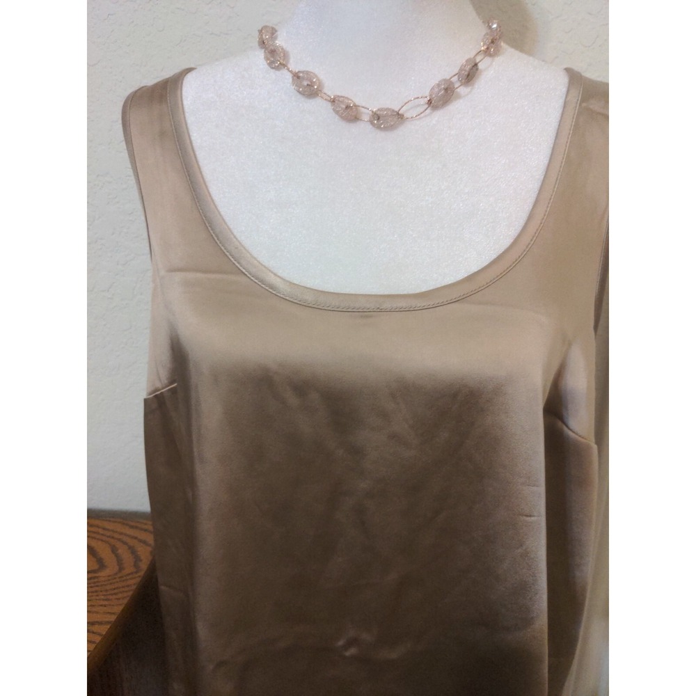 Old Navy Women's Shimmery Tank Top. Size L NWT - Picture 3 of 8